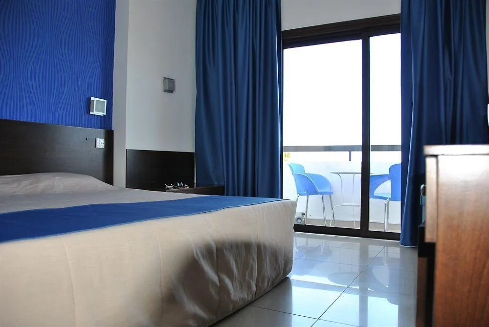 Les Palmiers Beach Boutique Hotel & Luxury Apartments Larnaca