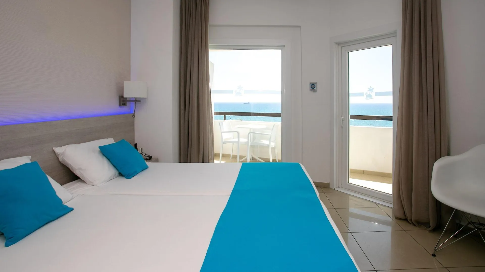 Les Palmiers Beach Boutique Hotel & Luxury Apartments Larnaca