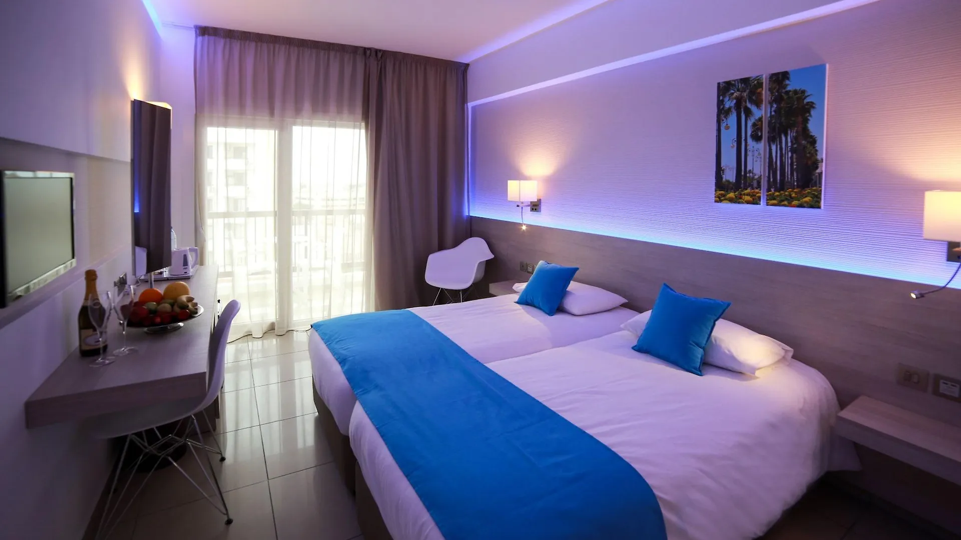 Les Palmiers Beach Boutique Hotel & Luxury Apartments Larnaca