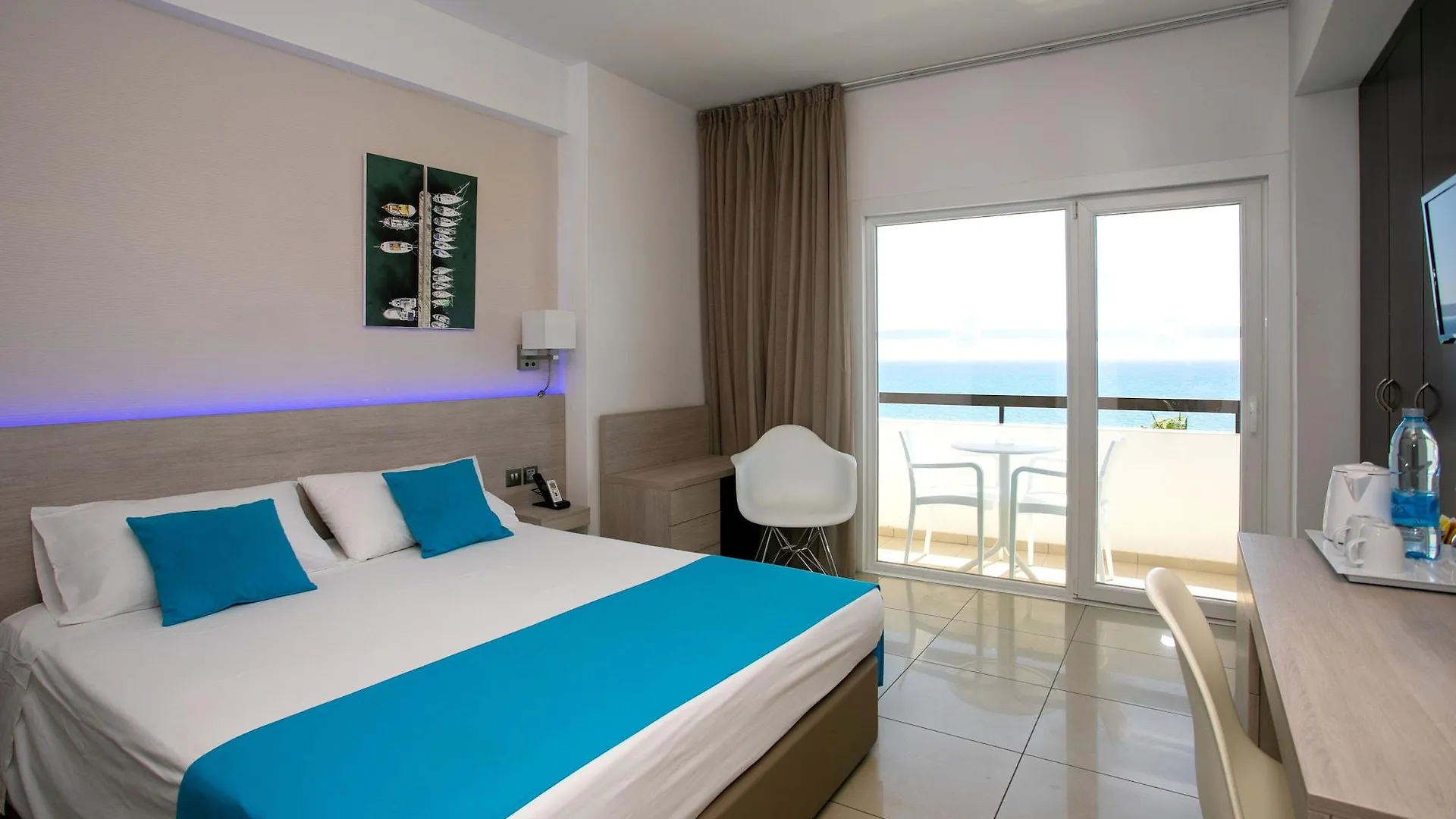 Les Palmiers Beach Boutique Hotel & Luxury Apartments Larnaca 2*,