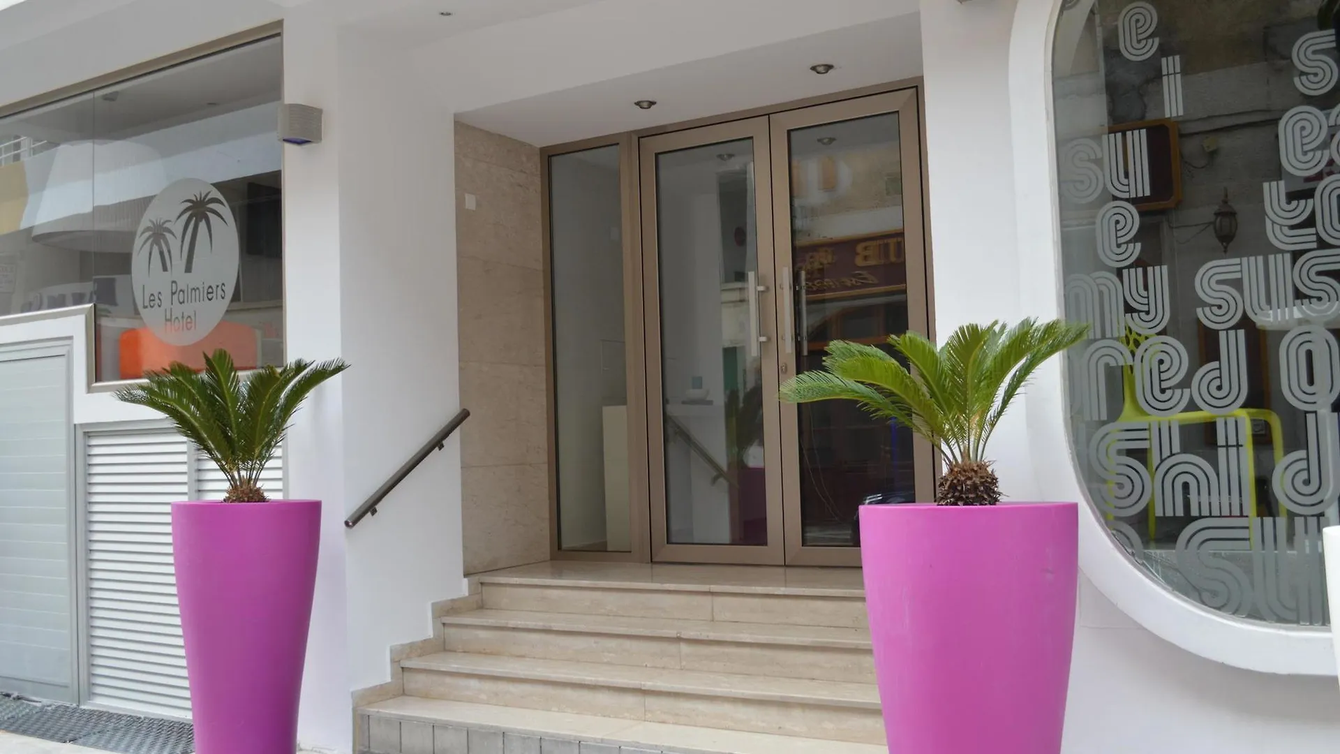 Les Palmiers Beach Boutique Hotel & Luxury Apartments Larnaca