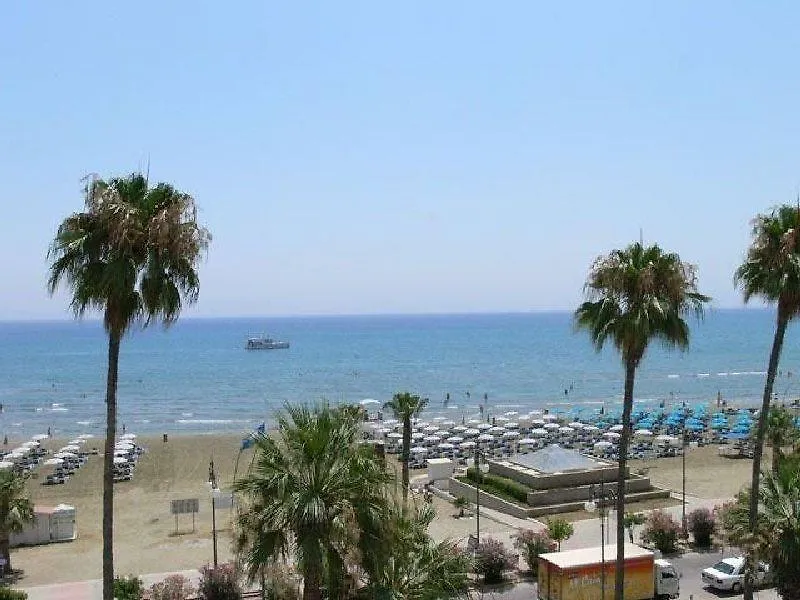 Les Palmiers Beach Boutique Hotel & Luxury Apartments Larnaca