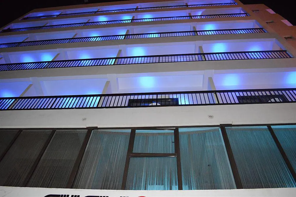 Les Palmiers Beach Boutique Hotel & Luxury Apartments Lárnaca